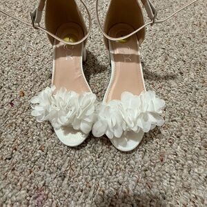 Elegant White Floral Women's Sandals